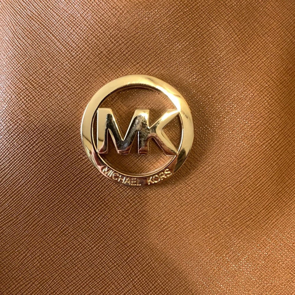 Michael Kors Large Tan Shoulder Bag - Picture 9 of 10